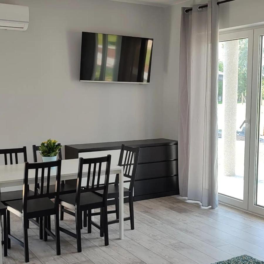Apartamenty Wilga Z Calorocznym Jacuzzi I Letnim Basenem Luaran gambar